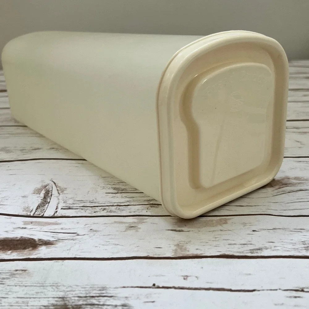 Buddeez Bread Buddy Bread Dispenser Cream Plastic Airtight 13.5x5x5 Large